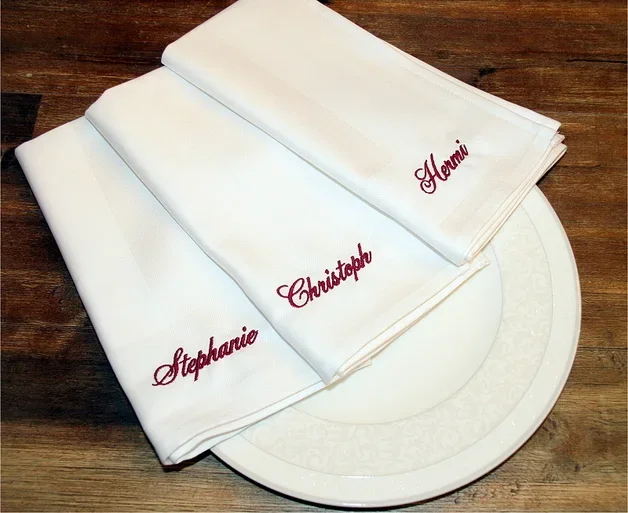 MIt Name bestickte Serviette